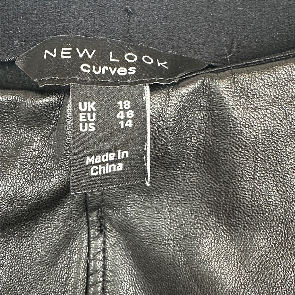 New Look Curves sz 14 Black Leather like faux Leggings leather pants - Picture 4 of 5